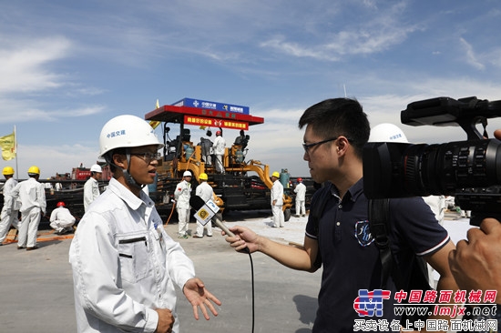 港珠澳大橋島隧工程進(jìn)入決戰(zhàn)時刻 中大機(jī)械保駕護(hù)航